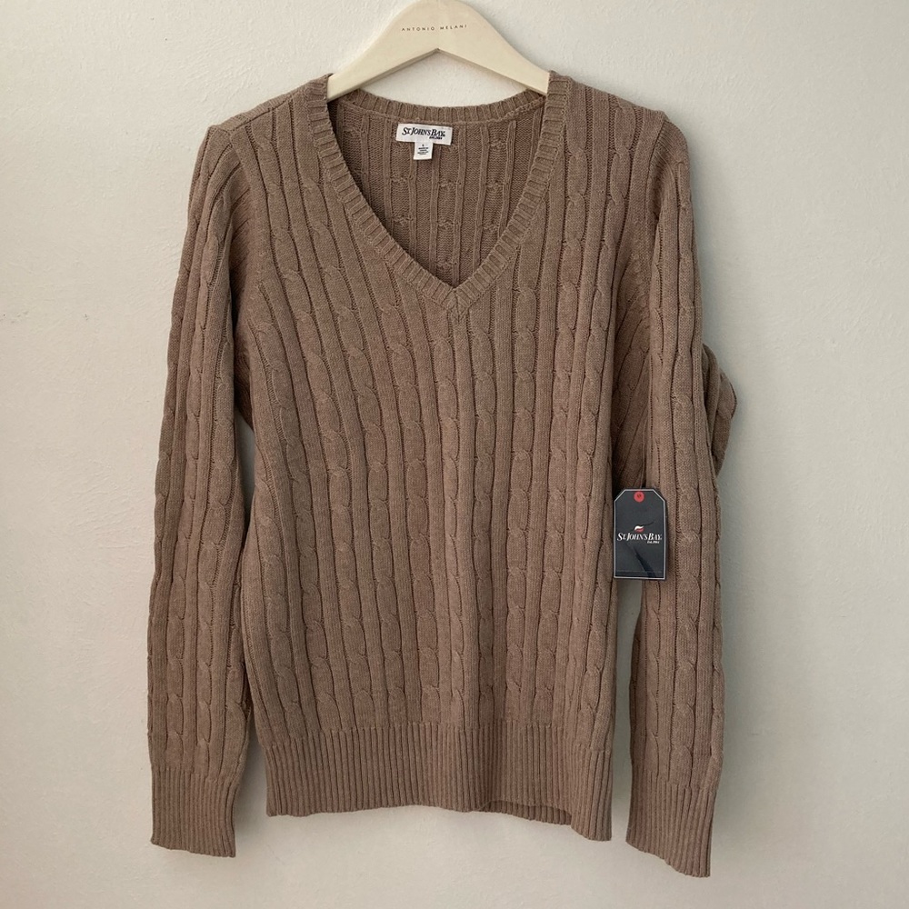 🌟NWT Taupe Heather Classic Cable V-Neck Sweater